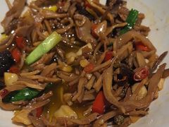 -绿草地·湘菜(酃湖师院店)