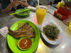 -明记烧鱼美味店