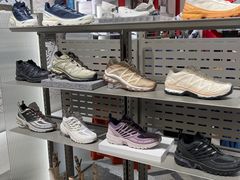 -SALOMON萨洛蒙(北京王府中环店)