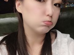 -愉肴麻辣香锅(中山路店)