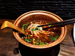 酸辣椒铜锅米线-都氏二当家(九方店)