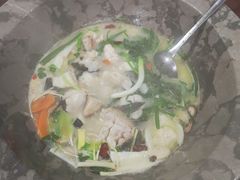 -姚记抚仙湖石锅鱼庄