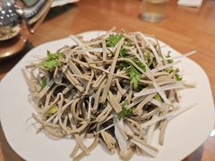 茶树菇豆角丝-春水锅贴·传统鲁菜(大明湖店)