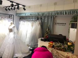 -雪莉美妆婚纱馆