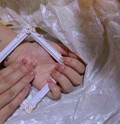 -花系美·美甲美睫精品店