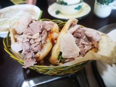 -金卯白肉罩火烧