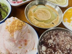 绵绵冰草莓-串妹花式冰粉(乐山总店)