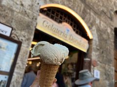 -Gelateria Dondoli