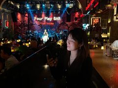 -FOUR PLAY BAR