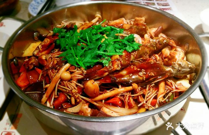黄记煌三汁焖锅(曜一城店)黄骨鱼焖锅图片 - 第1张