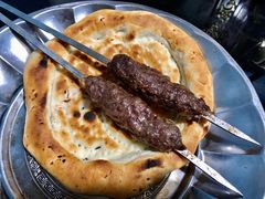 -烤肉小伙烤肉店