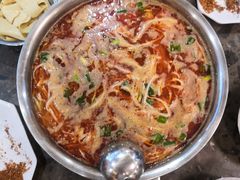 -黄利砖万峰林布依特色酸笋牛肉馆
