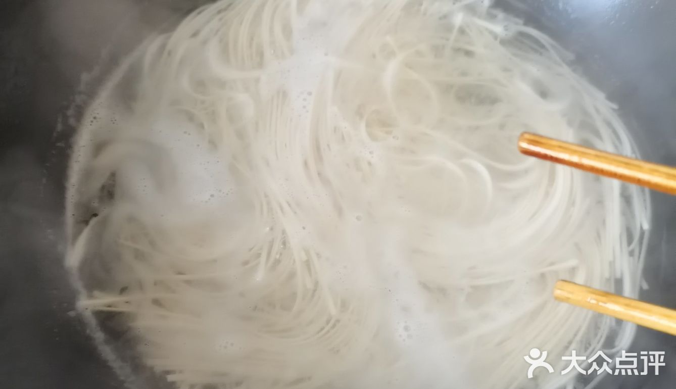 水炒蛋，青椒肉丝面
