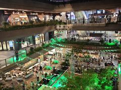 -瑞虹新天地月亮湾