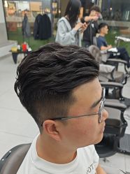 -尤司男士国潮理发馆