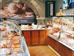 面包甜点陈列柜-巴黎贝甜(华堂新辰汇店)