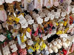 -名创优品(北京新中关购物中心地铁层店)