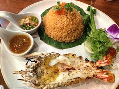 -Chom Cafe and Restaurant