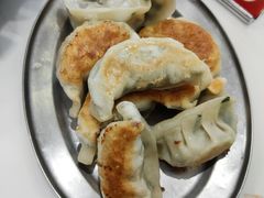 香煎鲜肉韭菜饺-芬芳甜品(体育东横街店)