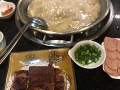 -老来福·非遗酸汤兔(凯旋路店)