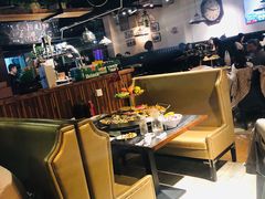 大堂-日进一片海.生腌海鲜火锅.宵夜烧烤(三里屯总店)