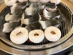 -围炉肉舍•炭烤活鳗•丹东海鲜烤肉(步行街店)