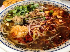 -爆炸头阿姨小四川正宗川味小吃(无任何分店)
