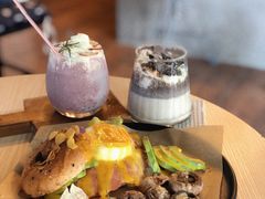 宾尼客.培根.牛油果.墨鱼贝果-251#coffee roasters(沿河东路店)