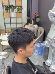 -藤野造型烫染·漂发