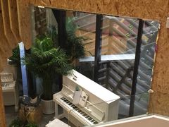 -新华里咖啡书吧(新华书店小寨店)