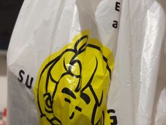 -咻啵翔翔零食基地(万达广场店)