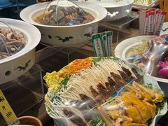 -帅巴人舅母子腊蹄民俗村