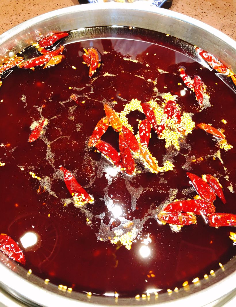 有木姜子的红油锅底