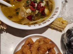 -渝是乎酸菜鱼·川渝小炒(新世界百货望京店)