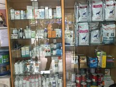 用品区.jpg-康爱犬猫诊所·牙专科·骨外科·影像内科(丰宁店)