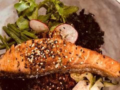 煎三文鱼沙拉碗-Wagas沃歌斯(太古汇店)