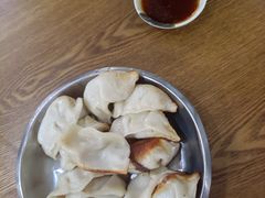 -黄阿姨锅贴大王(万航渡路店)