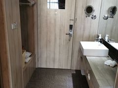 -西安大雁塔科技大学地铁站亚朵酒店