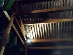 -腾冲洞山温泉村