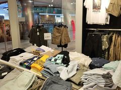 -H&M(鹏欣水游城店)