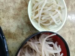小咸菜-丽虹云南过桥米线(兴工街店)