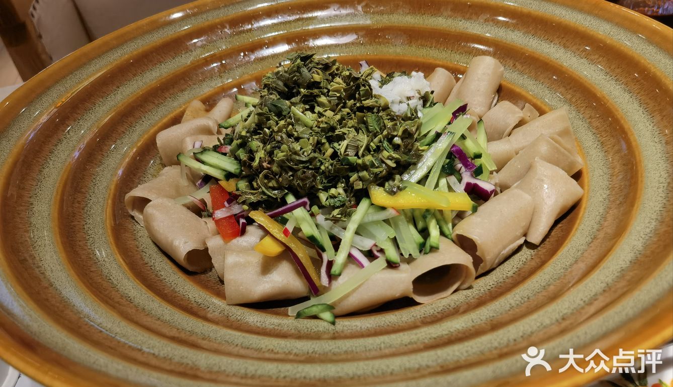 春日节气食单 | 一年只卖45天的油泼香椿莜面