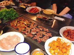 口蘑-马路牙子地桌烤肉(工体店)