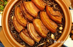 Black Pork Stewed with Dried Green Beans