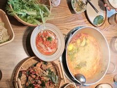 -野山舂·贵州现舂酸汤火锅(鸿通城店)