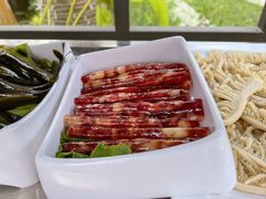 -茅草房·河畔园林火锅