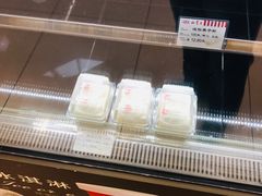 -红宝石·鲜奶小方·海派西点房(莘庄龙之梦店)