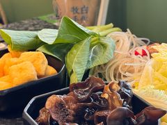 -一席地·本地鸡窝·杭帮鸡火锅(萧山银隆百货店)