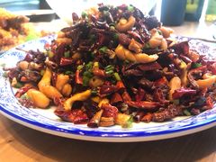 -临界音乐酒馆·小龙虾·江湖菜(华熙LIVE·鱼洞店)