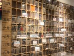 -猫的天空之城概念书店(杭州南宋御街店)